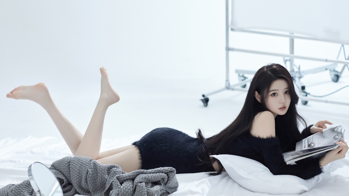 半透明背景图实现